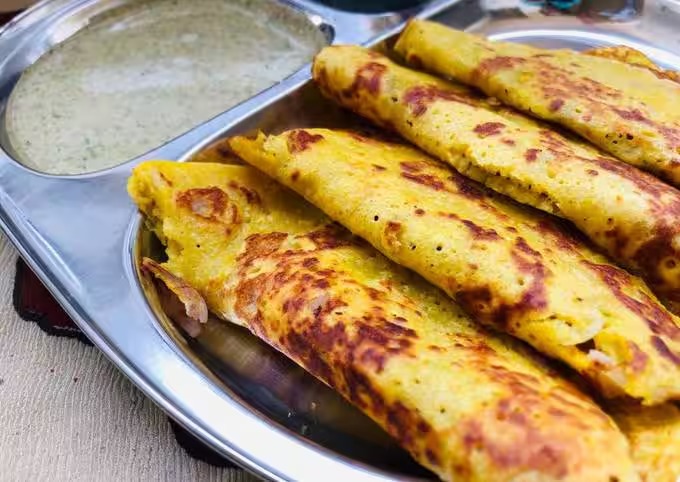 2 Besan Pyaz Ka Chilla & Sindhi Papad