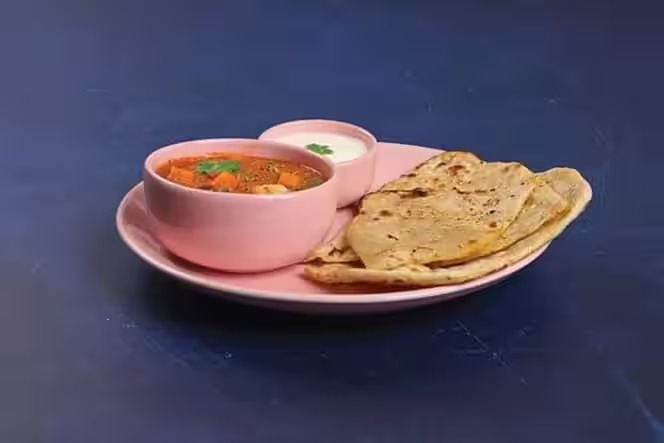 Aloo Gravy Sabji With 4 Tawa Roti